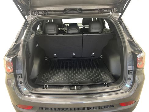 Used 2024 Jeep Compass Latitude w/ Convenience Group image 12