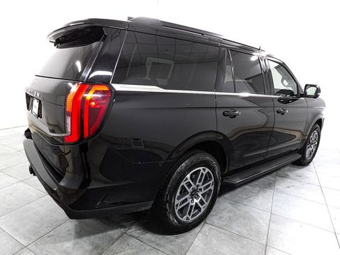 Used 2025 Ford Expedition Active AWD/4WD image 6