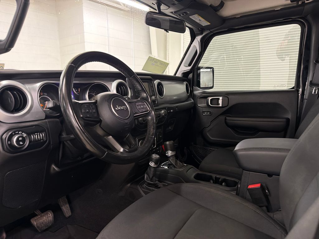Used 2021 Jeep Gladiator Sport AWD/4WD image 4