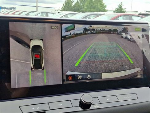 New 2025 Nissan Rogue SL w/ Tech Package image 4