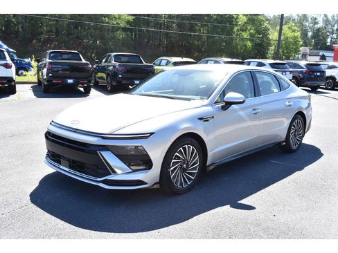 New 2025 Hyundai Sonata SEL image 1