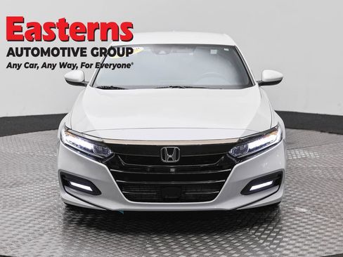 Used 2018 Honda Accord Sport image 2