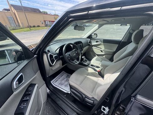Used 2020 Kia Soul LX FWD image 9