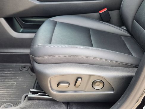 New 2026 Chevrolet Equinox LT w/ Convenience Package II FWD image 22