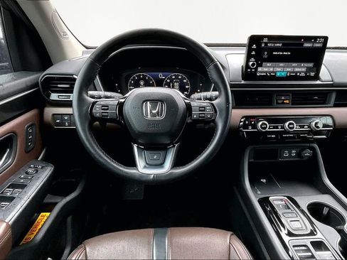 Certified 2025 Honda Pilot Elite image 8