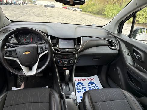 Used 2020 Chevrolet Trax LT w/ Sun & Sound Package FWD image 25