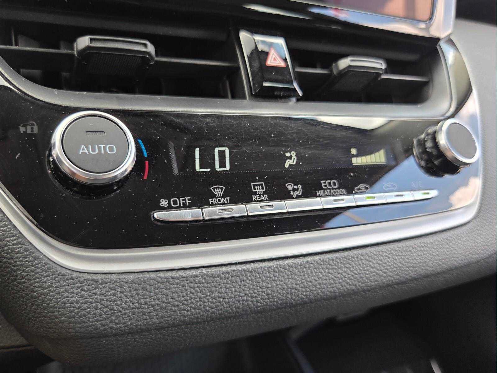 Used 2025 Toyota Corolla LE FWD image 28