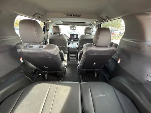 Certified 2022 Toyota Sienna XSE image 15