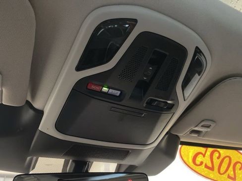 Certified 2025 Subaru Outback Limited image 20