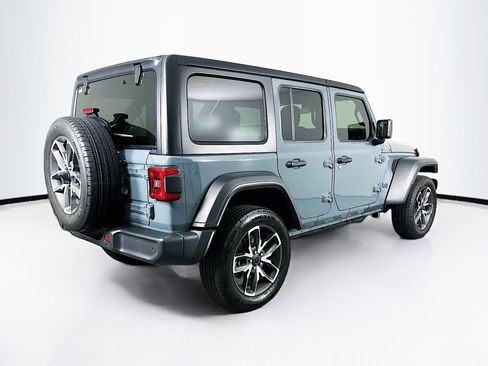 Used 2024 Jeep Wrangler Unlimited w/ Convenience Group AWD/4WD image 9
