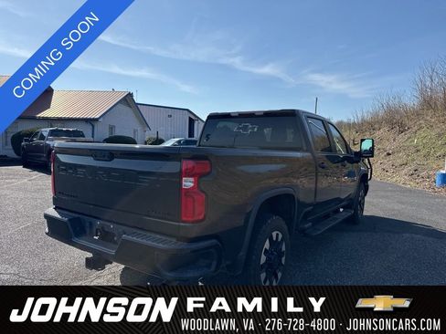 Used 2020 Chevrolet Silverado 2500 Custom w/ Custom Value Package image 6