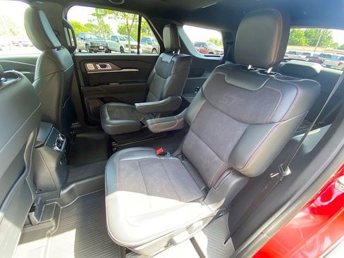 Certified 2025 Ford Explorer ST w/ Sun And Sound Package image 33