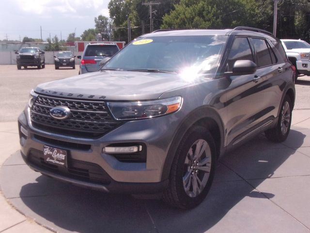 Used 2021 Ford Explorer XLT w/ Equipment Group 202A AWD/4WD image 18
