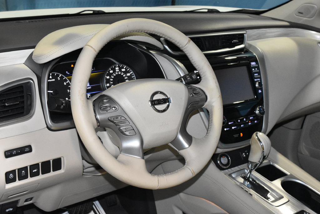 Used 2018 Nissan Murano Platinum FWD image 2