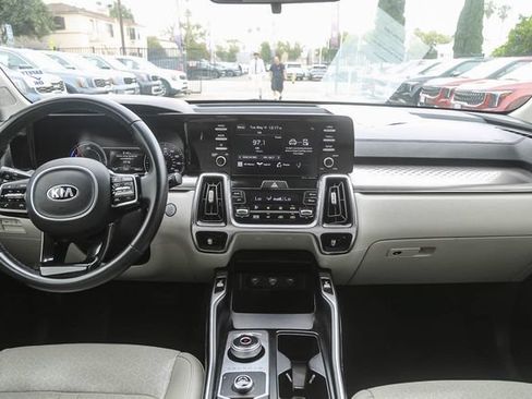 Used 2021 Kia Sorento S FWD image 14