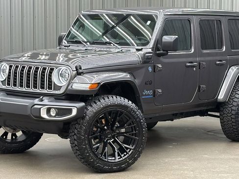 Used 2025 Jeep Wrangler Unlimited Sahara w/ Safety Group image 1