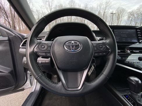 Used 2024 Toyota Camry SE image 29