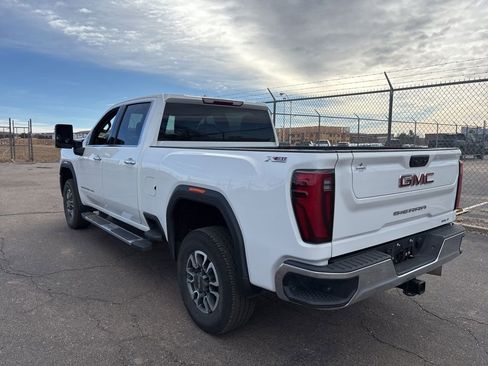 Used 2025 GMC Sierra 3500 SLT image 6