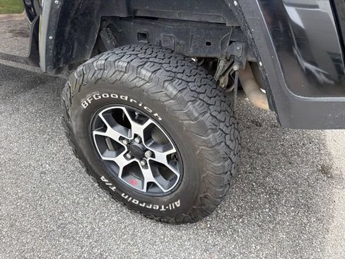 Used 2022 Jeep Gladiator Sport AWD/4WD image 11