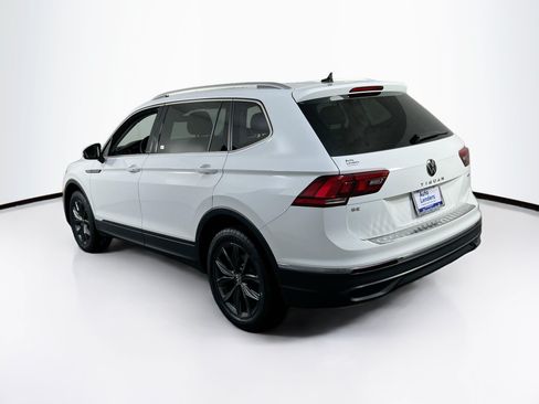 Used 2022 Volkswagen Tiguan SE AWD/4WD image 7