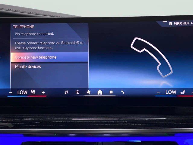 Used 2026 BMW 740i xDrive AWD/4WD image 43