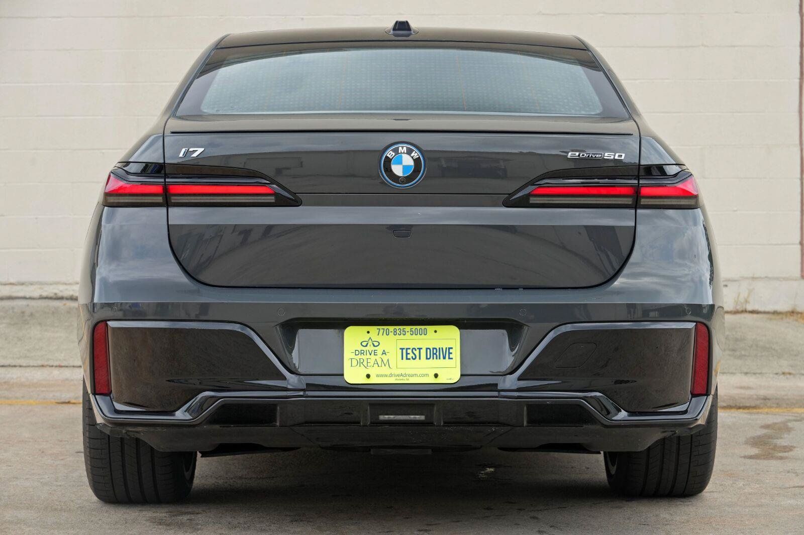 Used 2024 BMW i7 eDrive50 w/ M Sport Package RWD image 10
