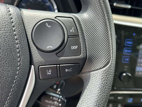 Used 2017 Toyota Corolla LE w/ Carpet Mat Package (TMS) FWD image 22