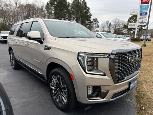 Certified 2023 GMC Yukon XL Denali Ultimate w/ LPO, Floor Liner Package image 3