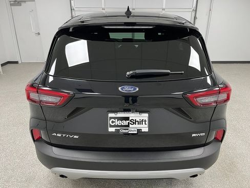Used 2025 Ford Escape Active AWD/4WD image 9