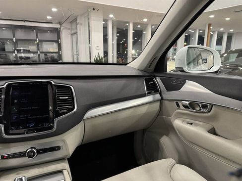Used 2016 Volvo XC90 T8 Momentum w/ Vision Package image 23