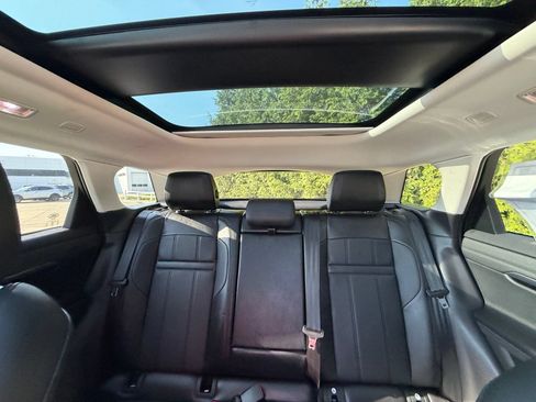 Used 2023 Land Rover Range Rover Evoque SE AWD/4WD image 3