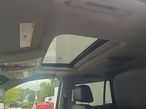 Used 2018 GMC Yukon SLT w/ Open Road Package image 23