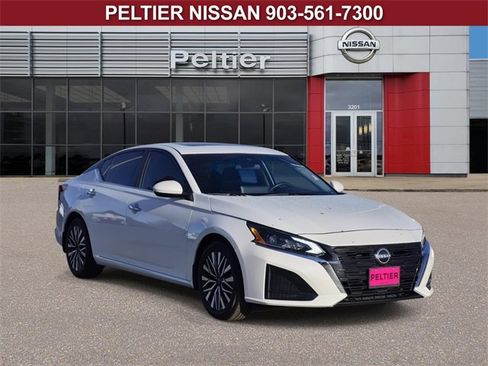 Certified 2024 Nissan Altima 2.5 SV w/ SV Premium Package image 1