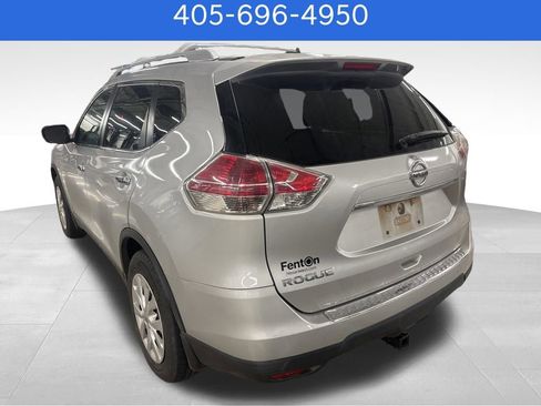 Used 2016 Nissan Rogue S w/ S Family Package image 4