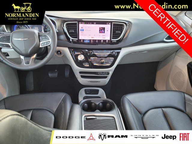 Certified 2024 Chrysler Pacifica Touring-L FWD image 6