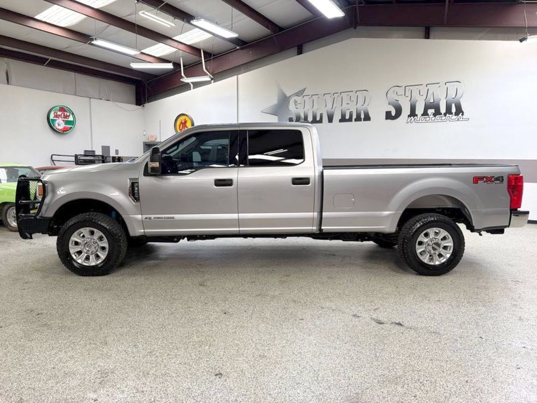 Used 2022 Ford F350 XLT AWD/4WD image 3