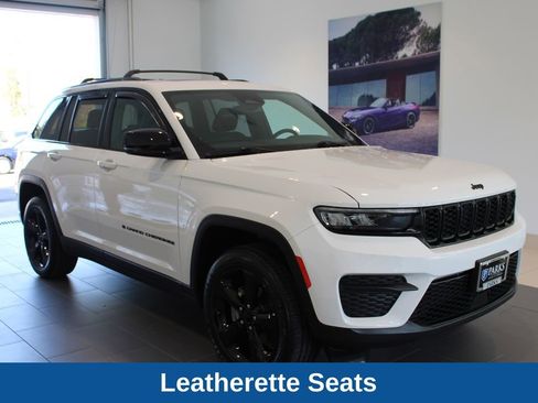 Used 2024 Jeep Grand Cherokee Altitude AWD/4WD image 2