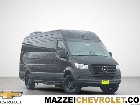 Used 2025 Mercedes-Benz Sprinter 2500 image 1
