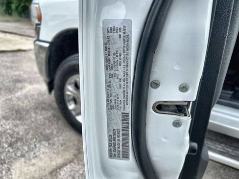 Used 2024 RAM 2500 Big Horn AWD/4WD image 33