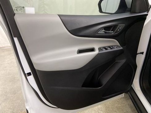 Used 2023 Chevrolet Equinox LT FWD image 31
