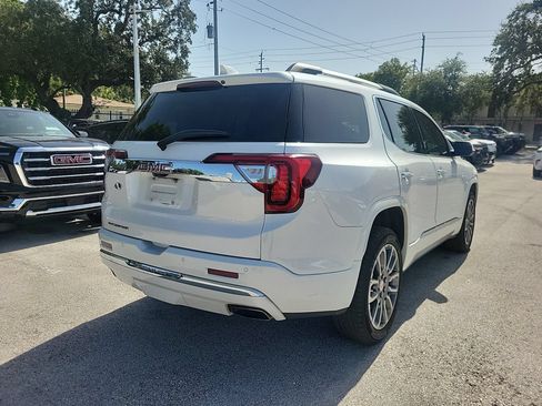 Used 2023 GMC Acadia Denali w/ Denali Ultimate Package FWD image 9