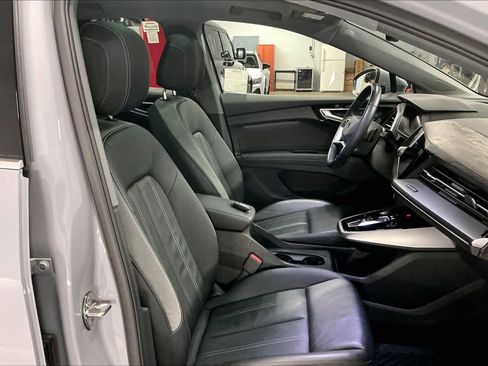 Used 2023 Audi Q4 e-tron Prestige image 10