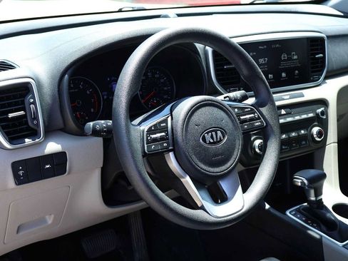 Used 2022 Kia Sportage LX FWD image 2