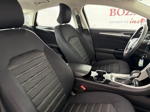 Used 2016 Ford Fusion SE FWD image 25
