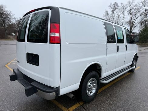 Used 2024 Chevrolet Express 2500 w/ Driver Convenience Package RWD image 2