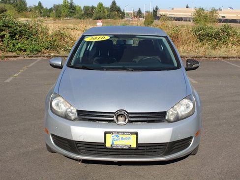 Used 2010 Volkswagen Golf 4-Door FWD image 6