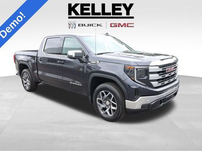 New 2025 GMC Sierra 1500 SLE w/ Preferred Package