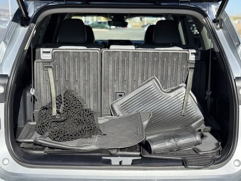 Certified 2022 Toyota Highlander XLE image 44