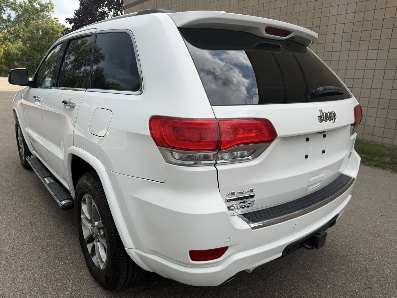 Used 2015 Jeep Grand Cherokee Overland w/ Advanced Technology Group AWD/4WD image 7