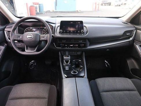 Used 2025 Nissan Rogue SV image 21